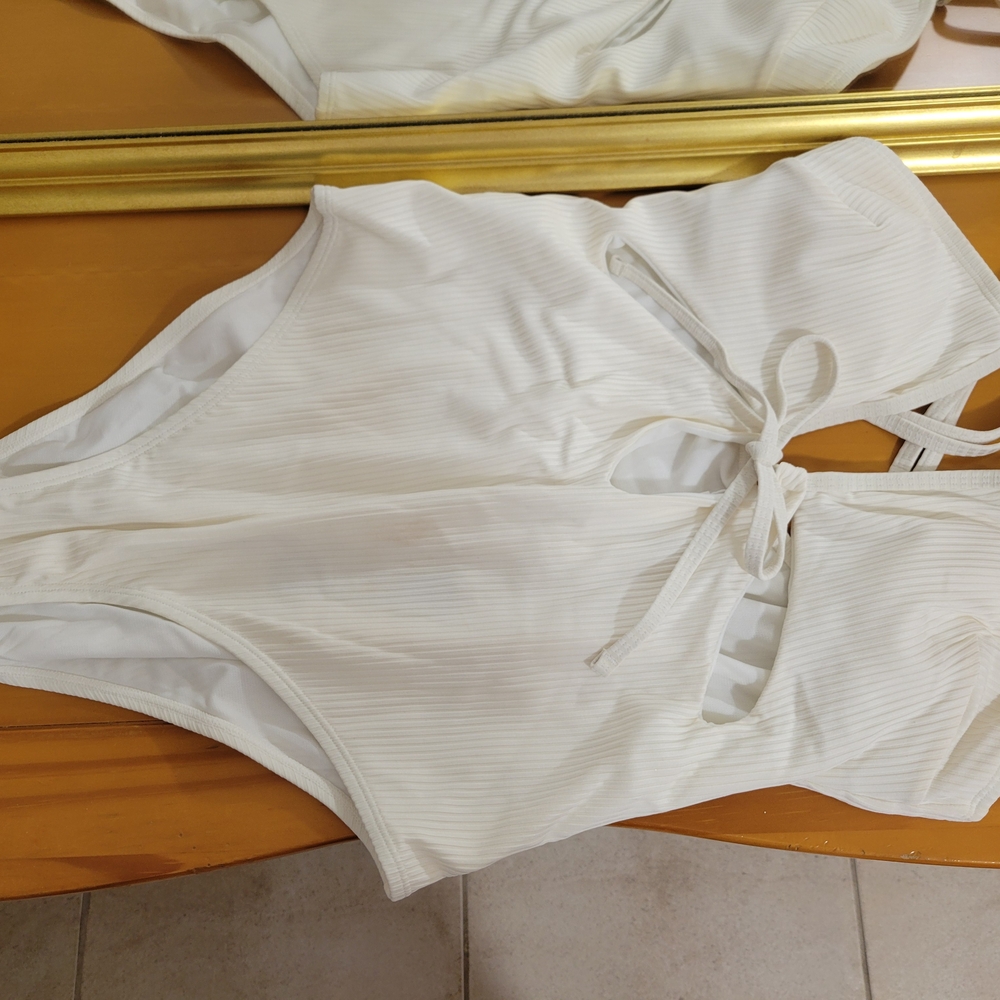 Cupshe White One Piece Swimsuit with Ruched Detailing